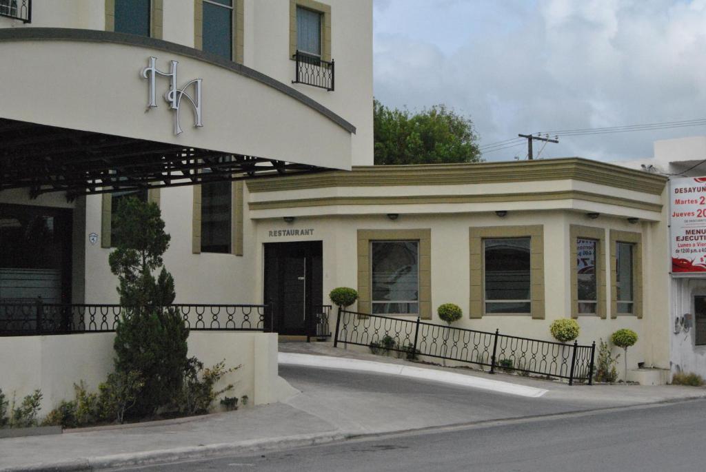Hotel Alameda Express Matamoros  Ngoại thất bức ảnh