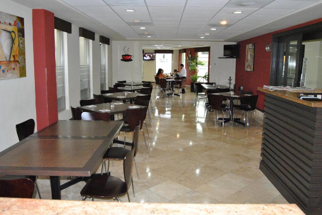 Hotel Alameda Express Matamoros  Ngoại thất bức ảnh