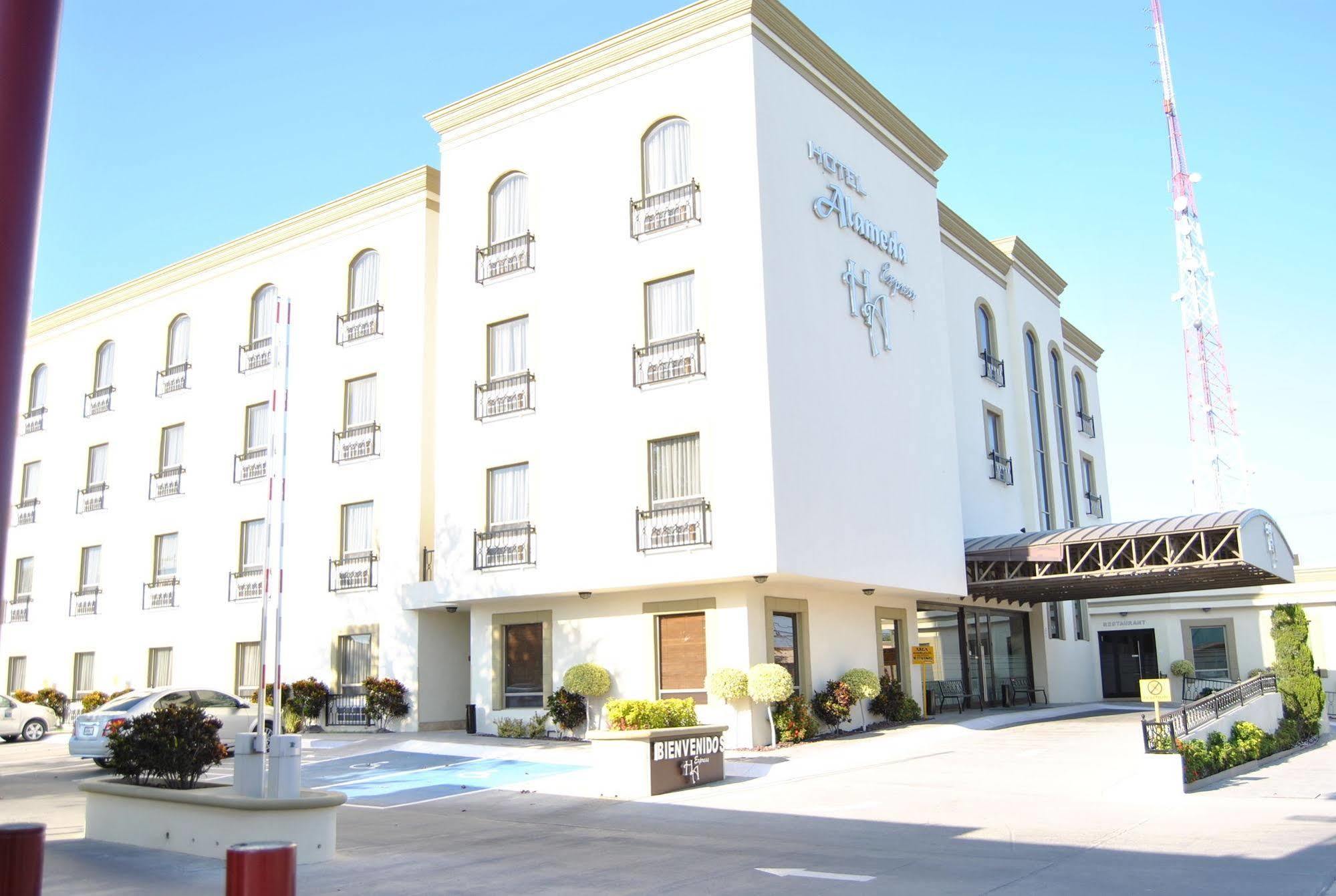 Hotel Alameda Express Matamoros  Ngoại thất bức ảnh