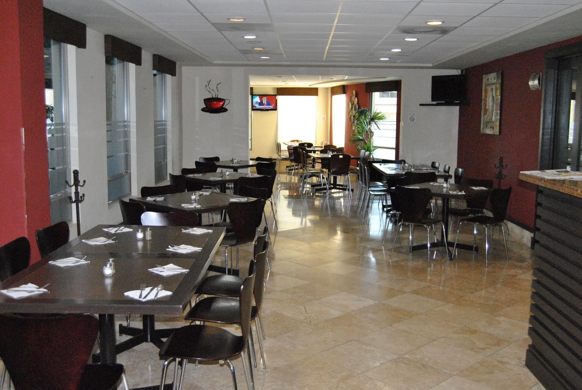 Hotel Alameda Express Matamoros  Ngoại thất bức ảnh