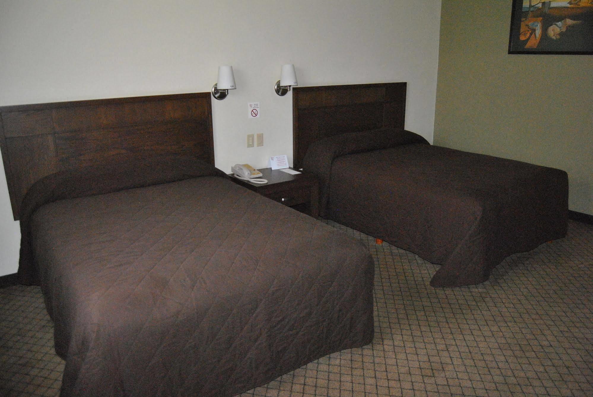 Hotel Alameda Express Matamoros  Ngoại thất bức ảnh