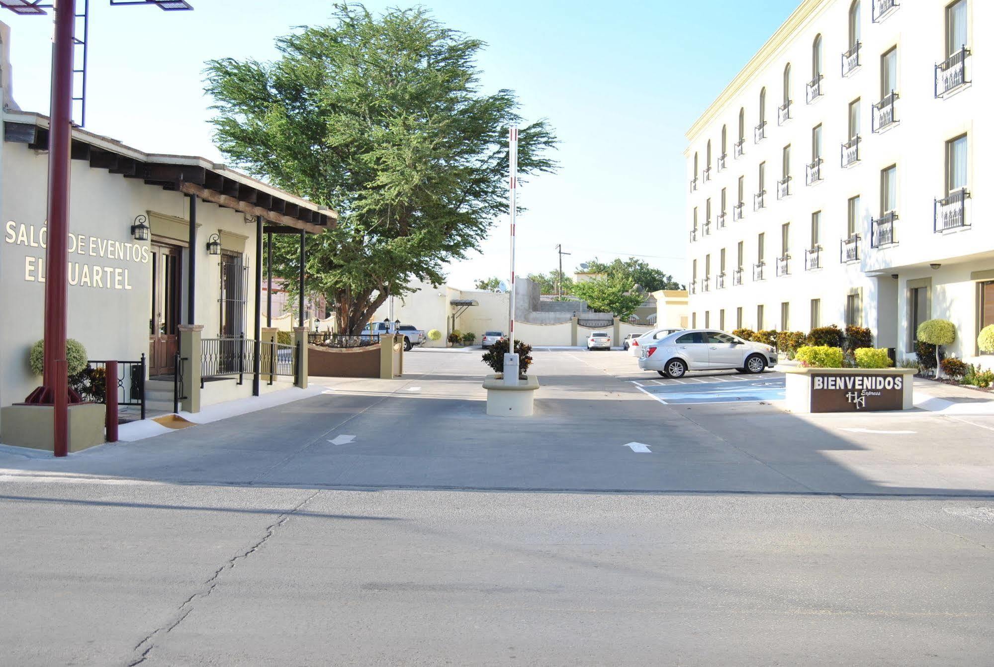 Hotel Alameda Express Matamoros  Ngoại thất bức ảnh