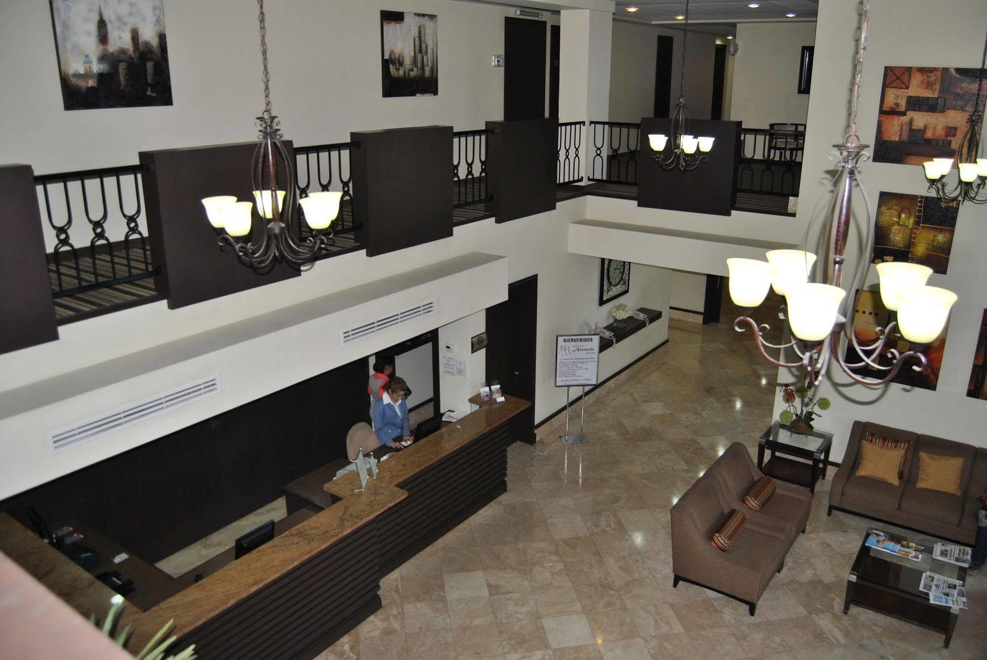 Hotel Alameda Express Matamoros  Ngoại thất bức ảnh